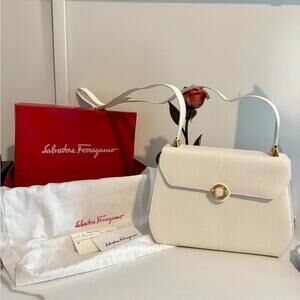 AUTHENTIC Vintage Salvatore Ferragamo White Crossbody Bag Full Inclusion-EUC